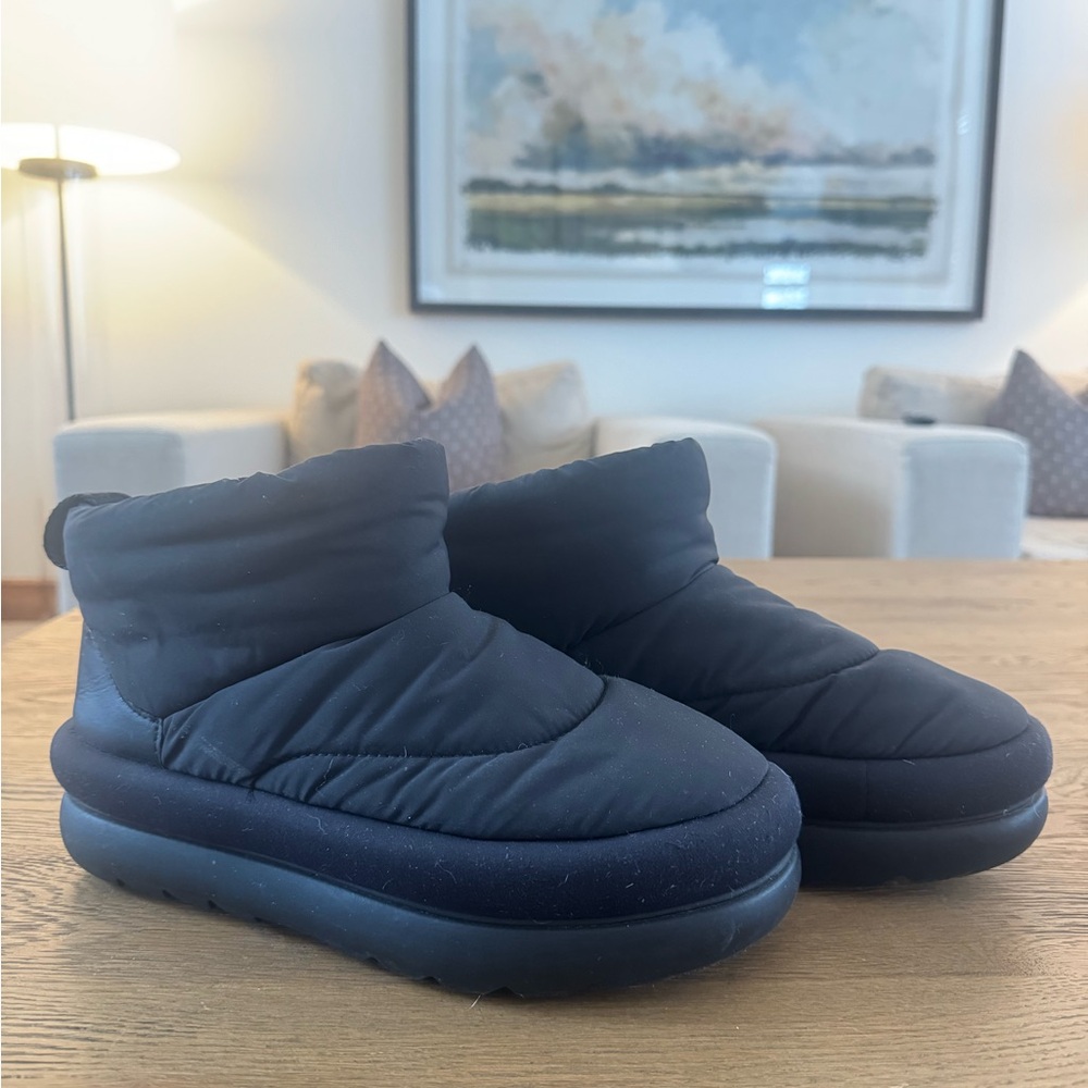 UGG Classic Maxi Mini Quilted Shell Boot - Picture 3 of 6